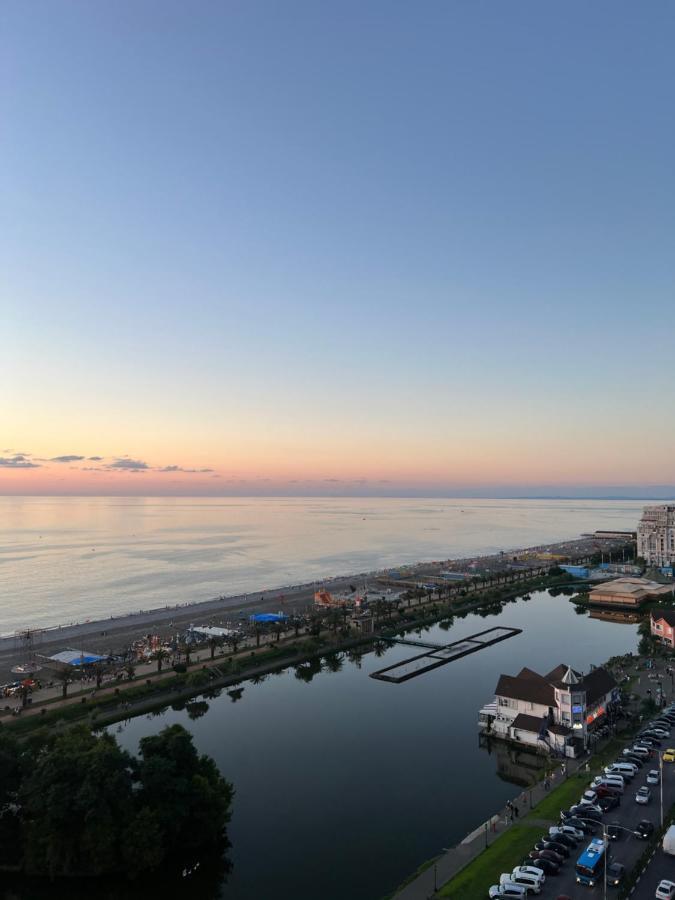 The Best Beach Aparthotel Orbi City Batumi Esterno foto