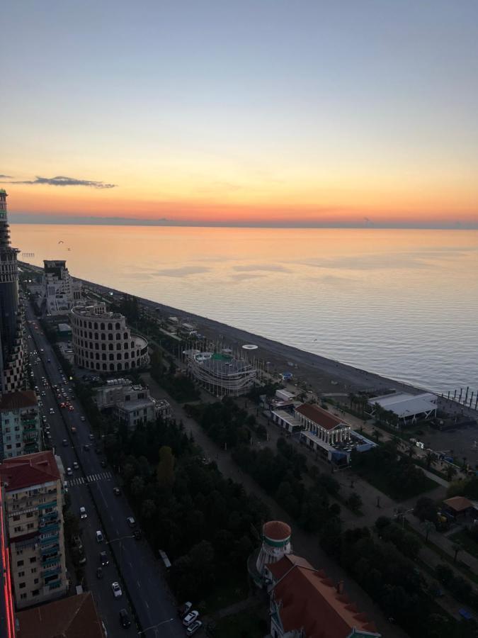 The Best Beach Aparthotel Orbi City Batumi Esterno foto