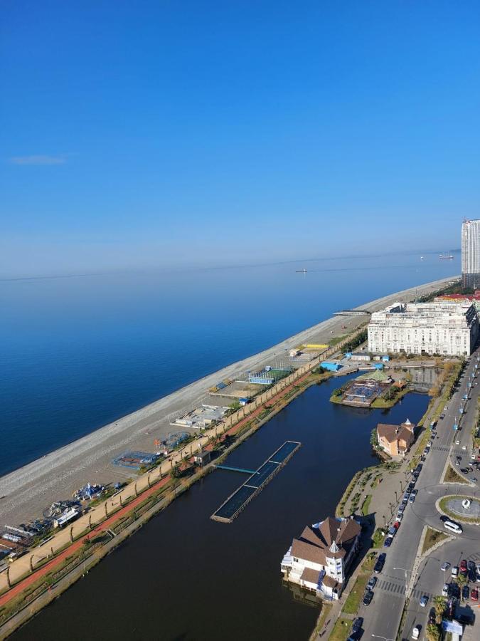 The Best Beach Aparthotel Orbi City Batumi Esterno foto